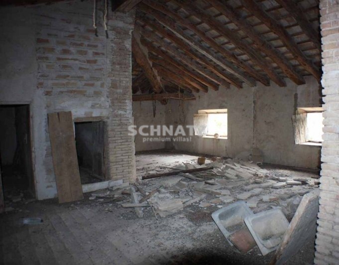 Mansión con capilla privada parcela de 50 hectáreas