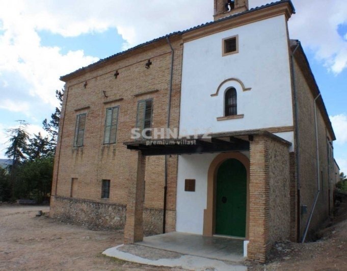 Mansión con capilla privada parcela de 50 hectáreas