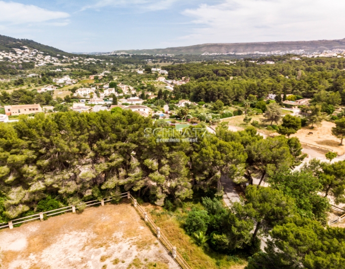 Bonita y soleada Parcela en Tarraula, Jávea