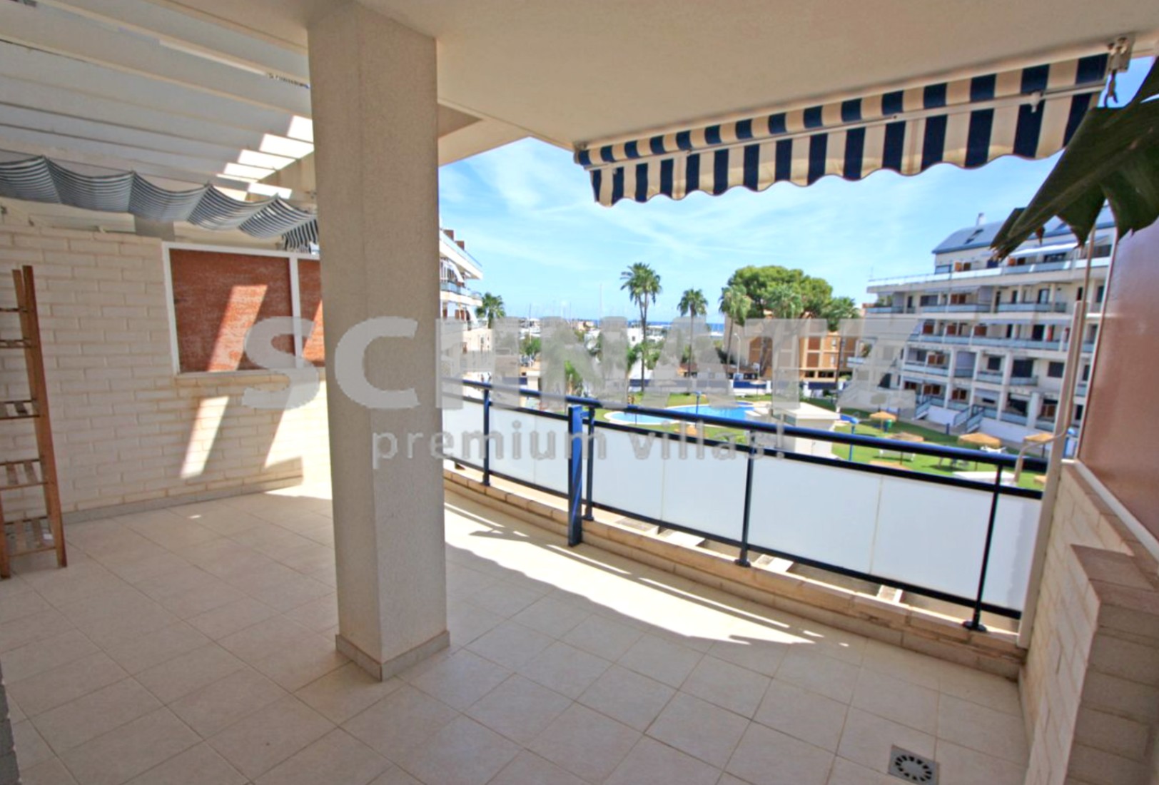 Apartamento con piscina en venta en Dénia, Las Rotas