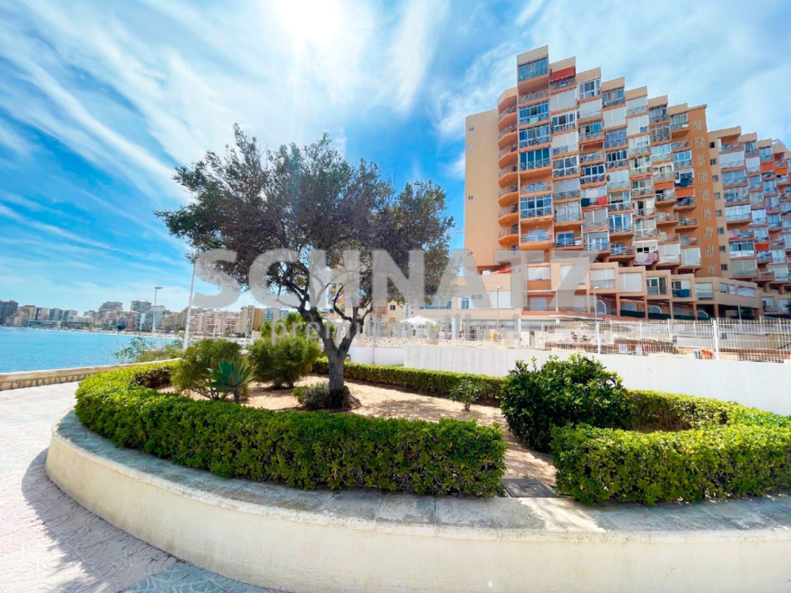 Apartamento en venta en primera línea de playa en Calpe