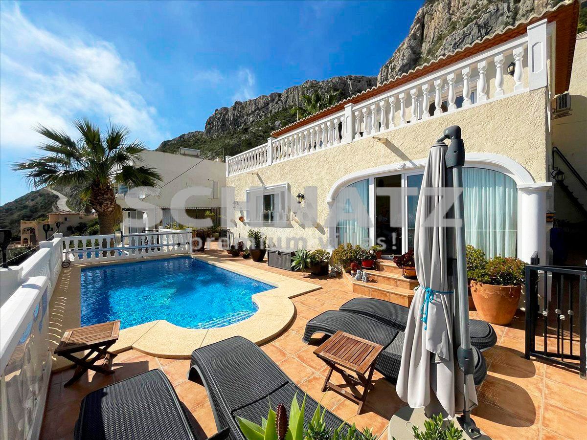 Villa con espectaculares vistas al mar en venta en Calpe