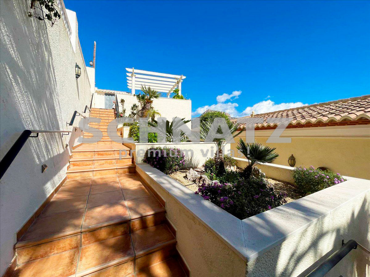 Villa con espectaculares vistas al mar en venta en Calpe
