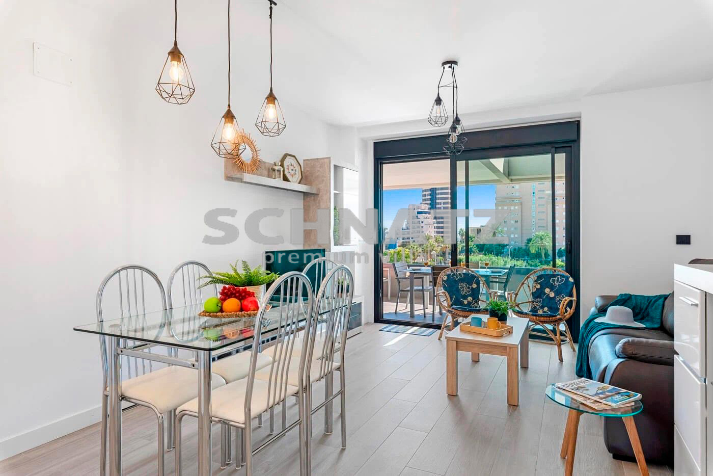 Exclusivo apartamento con vistas al mar en venta en la playa Arenal en Calpe