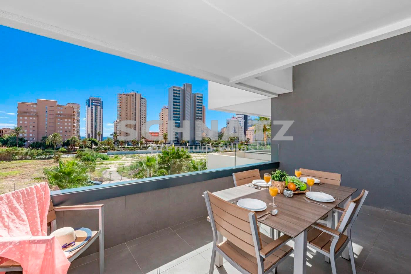 Exclusivo apartamento con vistas al mar en venta en la playa Arenal en Calpe