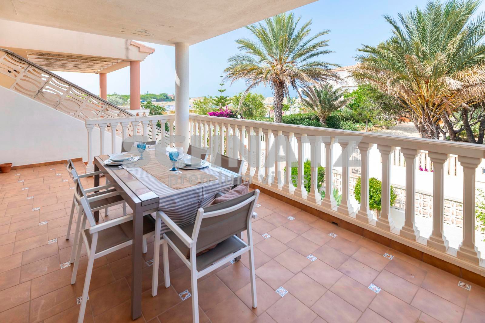 Casa adosada en venta en Oliva