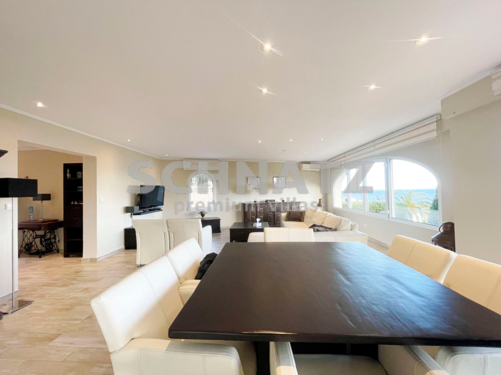 Preciosa villa con vistas panorámicas al mar y al Peñón en venta en Calpe