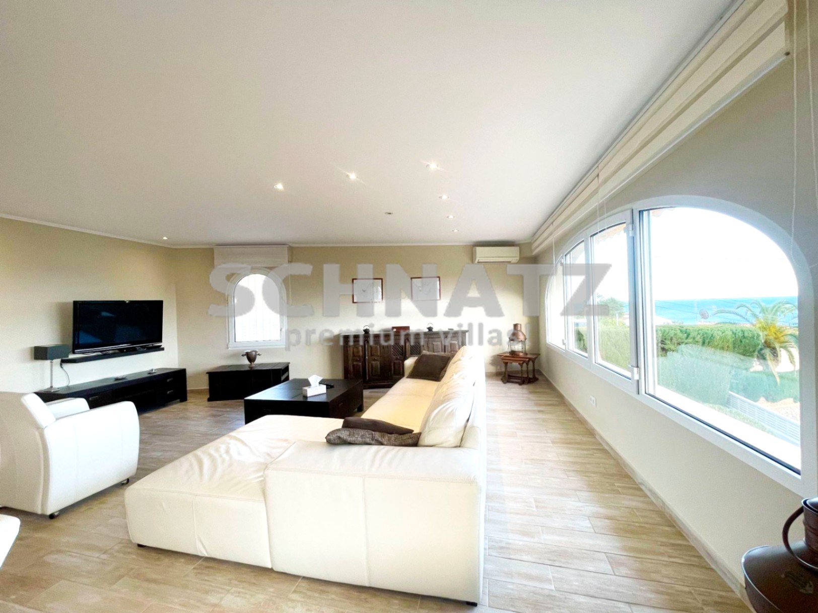 Preciosa villa con vistas panorámicas al mar y al Peñón en venta en Calpe