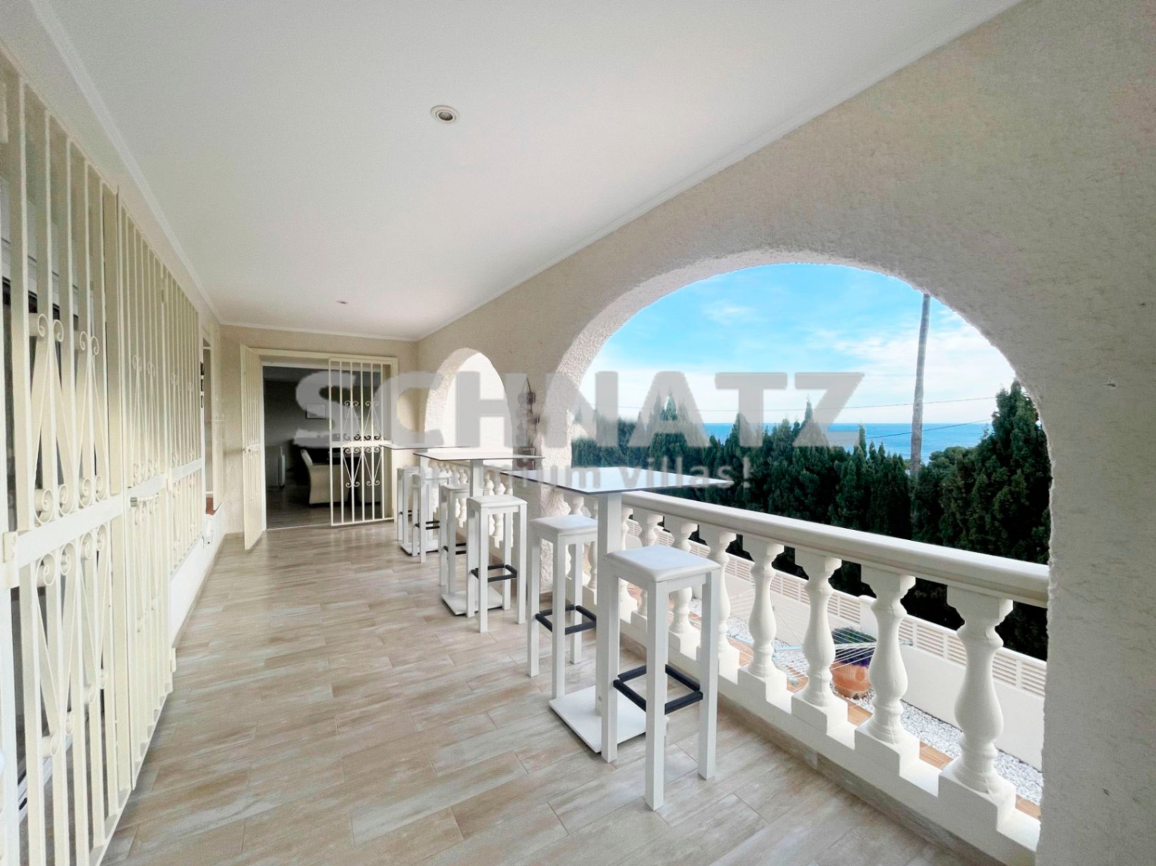 Preciosa villa con vistas panorámicas al mar y al Peñón en venta en Calpe