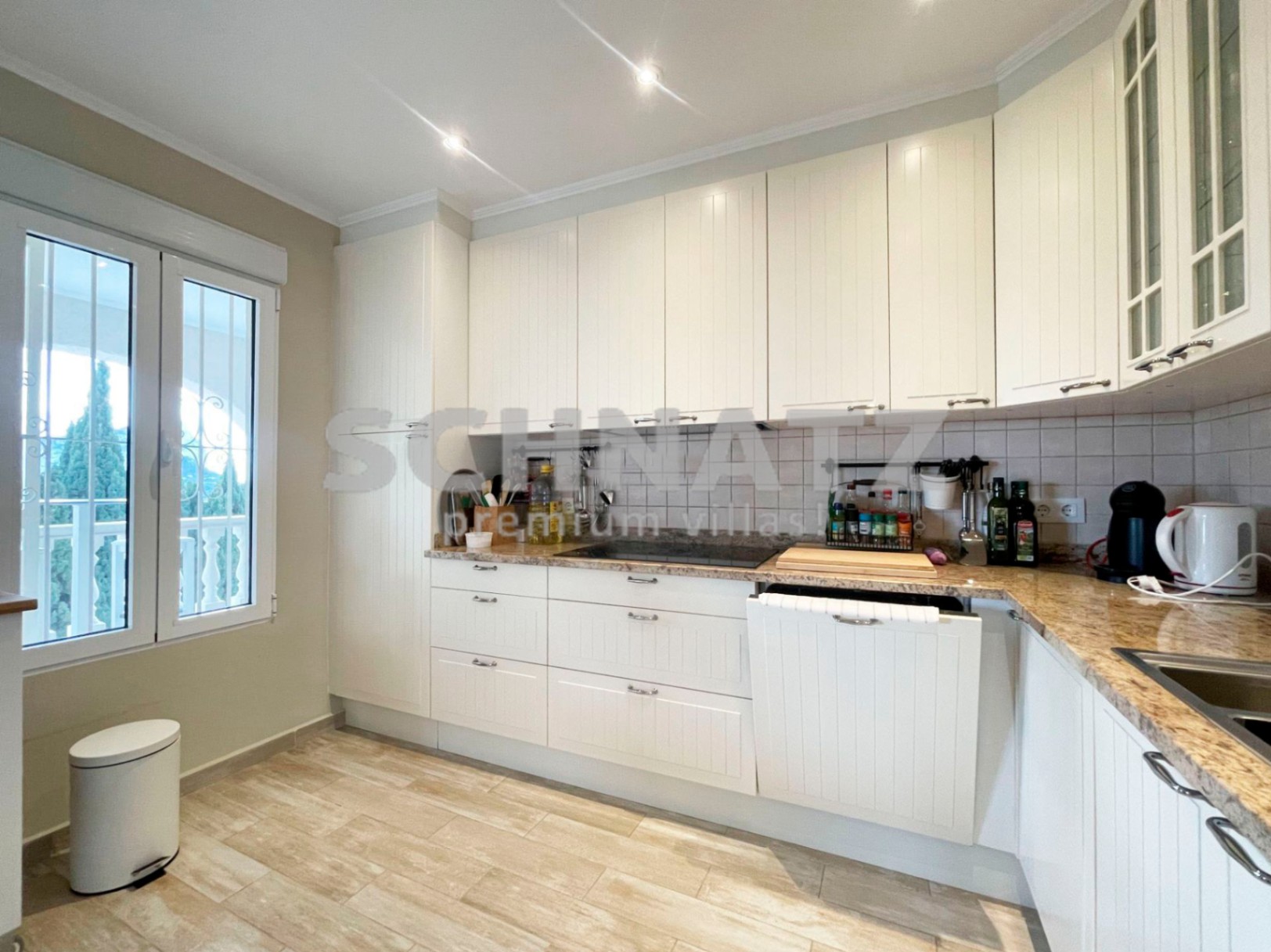Preciosa villa con vistas panorámicas al mar y al Peñón en venta en Calpe