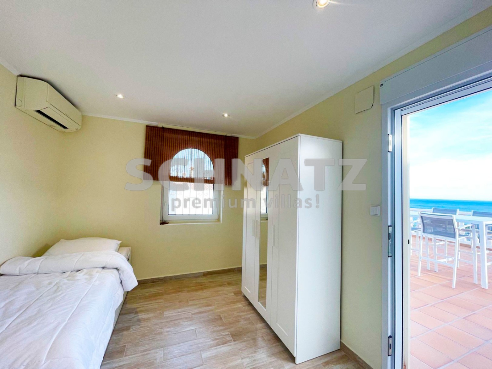 Preciosa villa con vistas panorámicas al mar y al Peñón en venta en Calpe