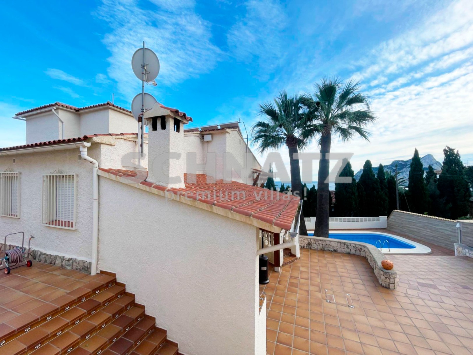 Preciosa villa con vistas panorámicas al mar y al Peñón en venta en Calpe