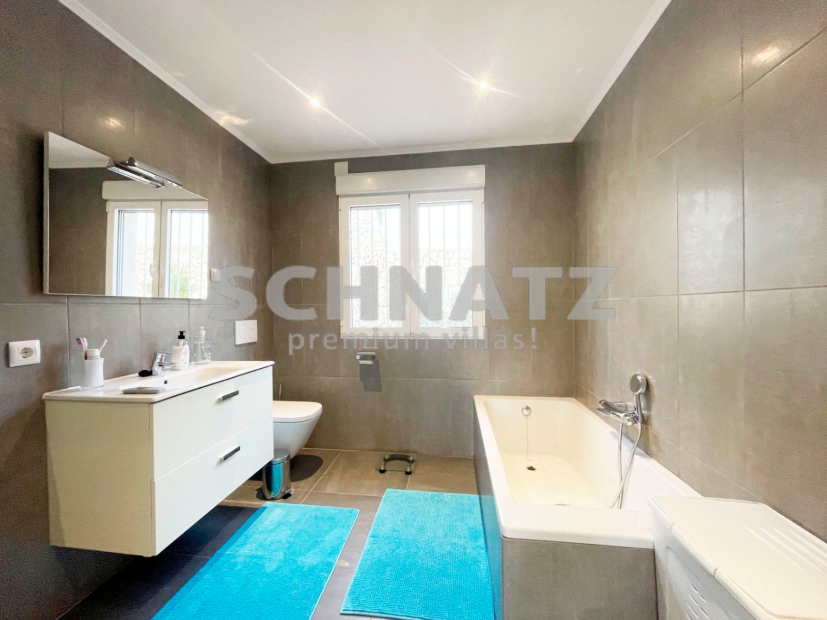 Preciosa villa con vistas panorámicas al mar y al Peñón en venta en Calpe