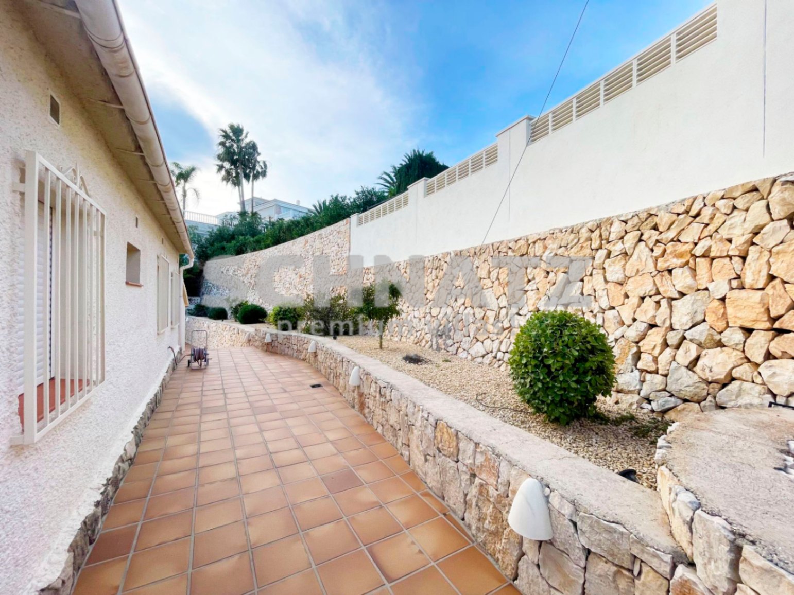 Preciosa villa con vistas panorámicas al mar y al Peñón en venta en Calpe