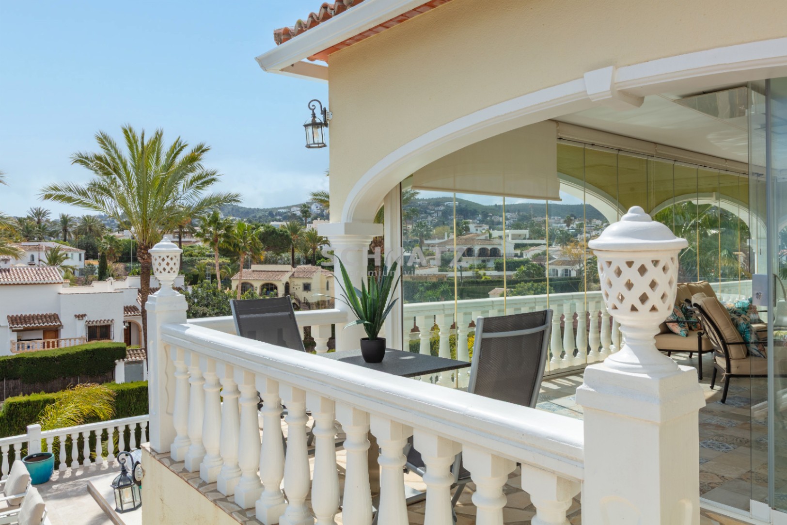 Espectacular villa con vistas al mar y orientación sur en Jávea