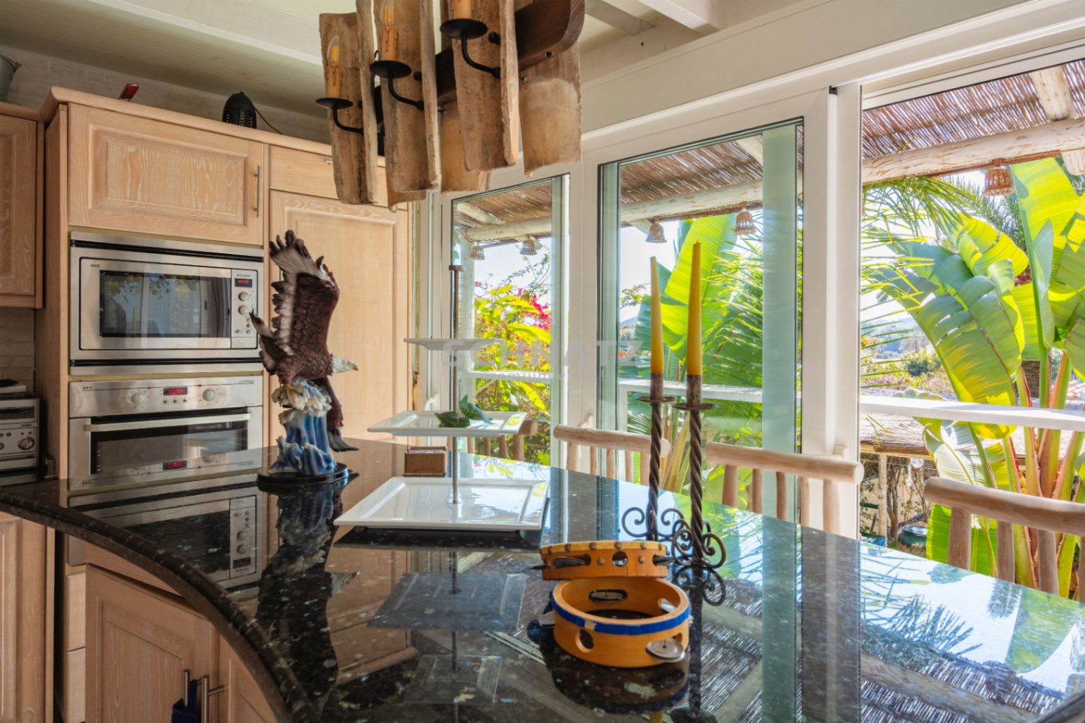 Espectacular villa con vistas al mar y orientación sur en Jávea