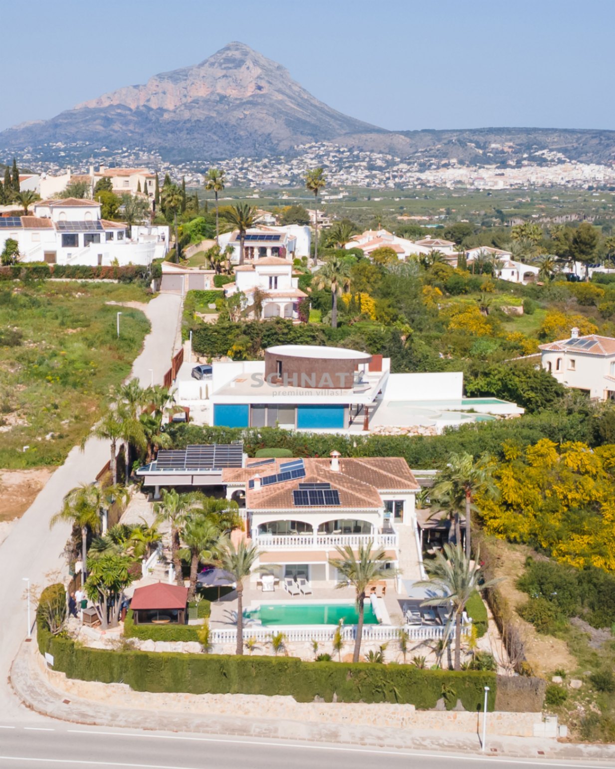 Espectacular villa con vistas al mar y orientación sur en Jávea