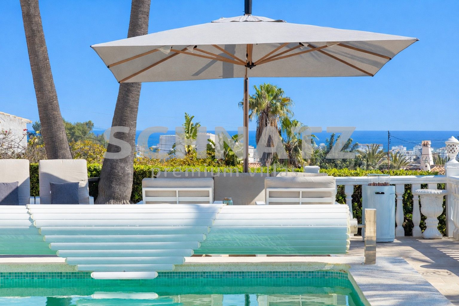 Espectacular villa con vistas al mar y orientación sur en Jávea