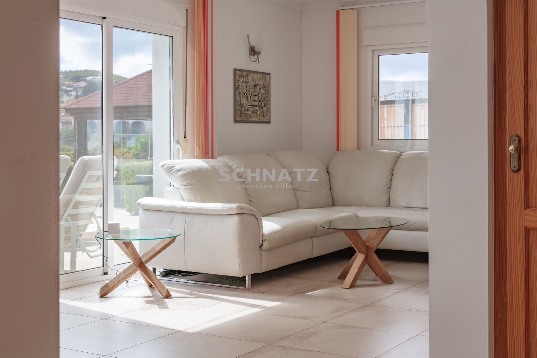 Villa con vistas al mar en Jávea – orientación sur, piscina y dos viviendas independientes