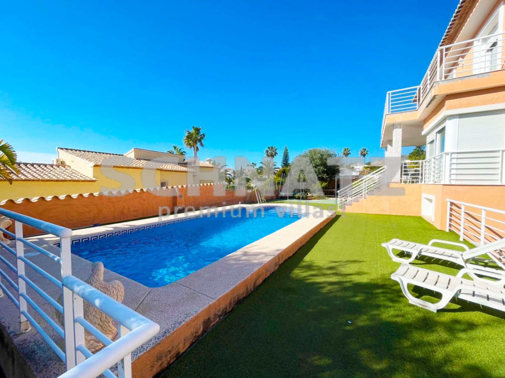 Villa en venta en Calpe con vistas panorámicas al Peñón de Ifach