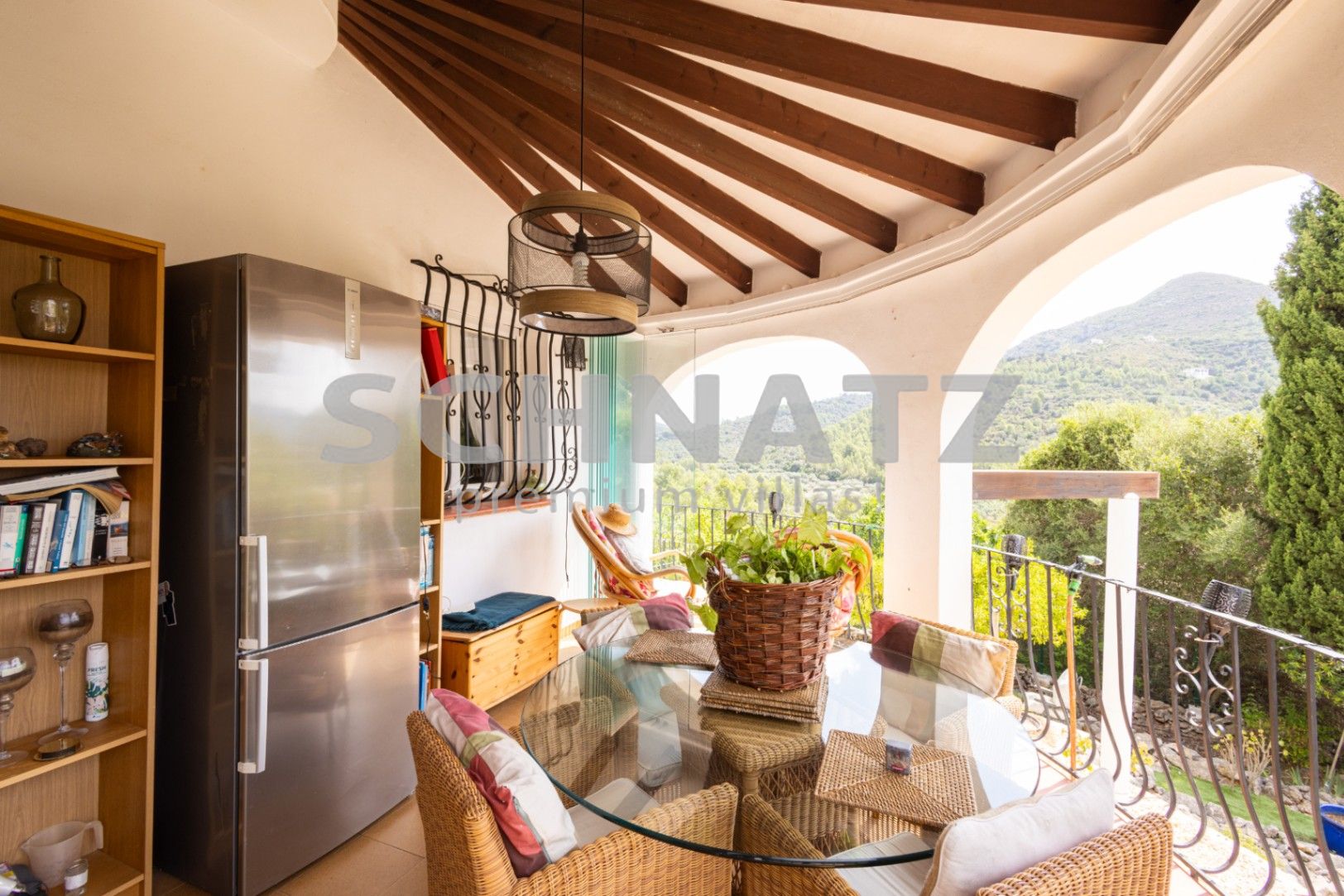 Chalet con vistas a la montaña en Alcalalí