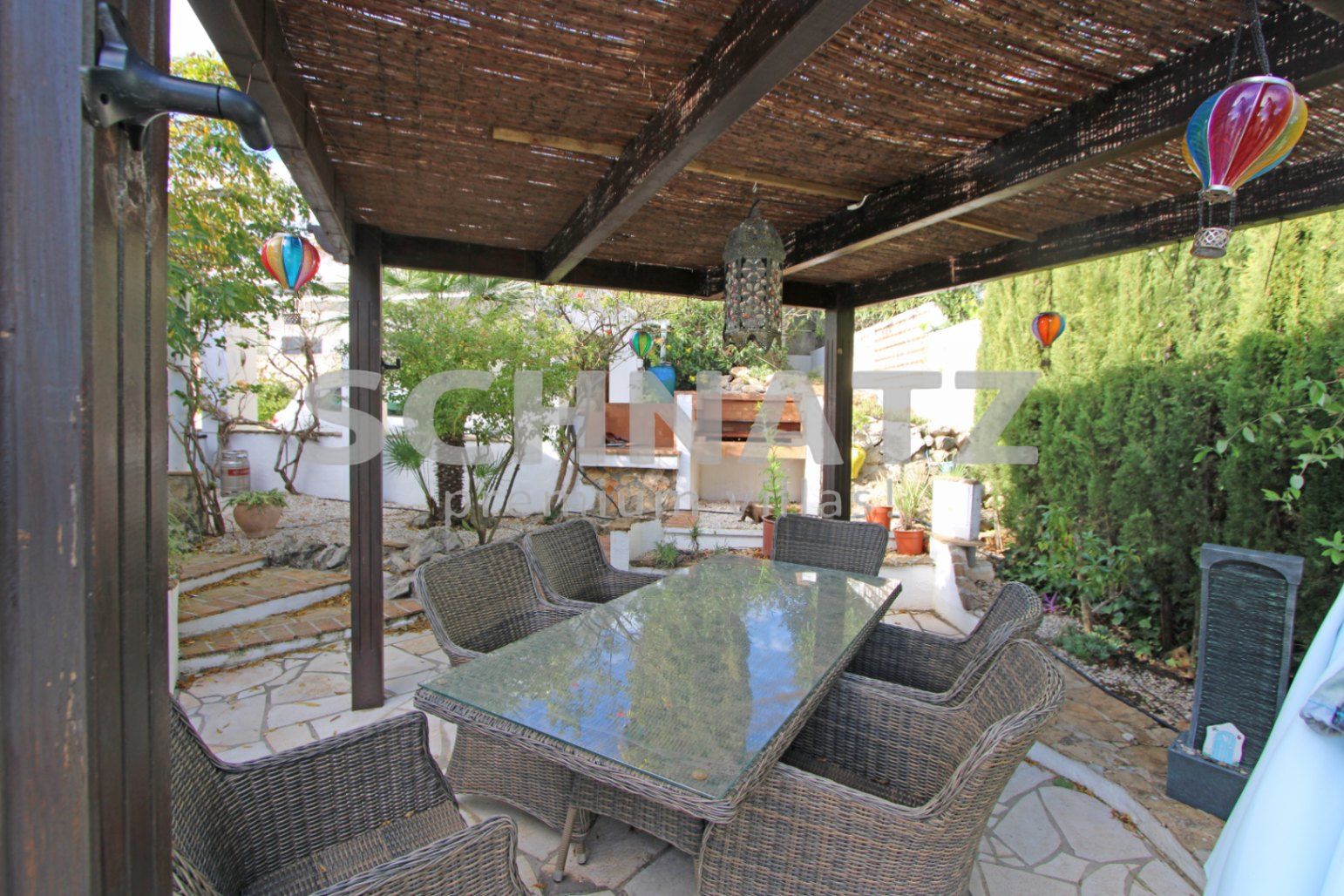 Chalet con vistas a la montaña en Alcalalí