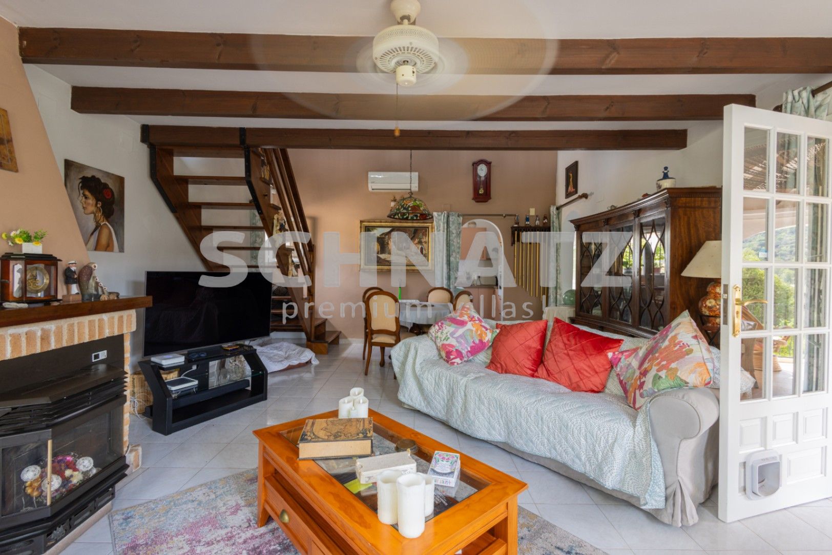 Chalet con vistas a la montaña en Alcalalí