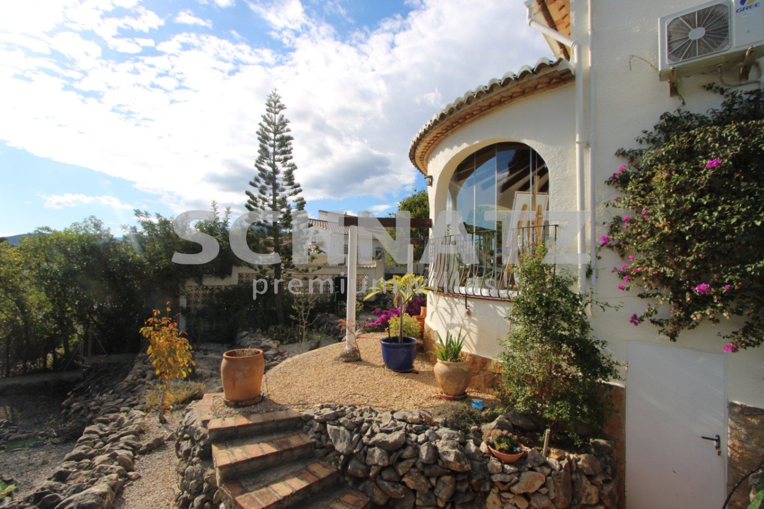 Chalet con vistas a la montaña en Alcalalí