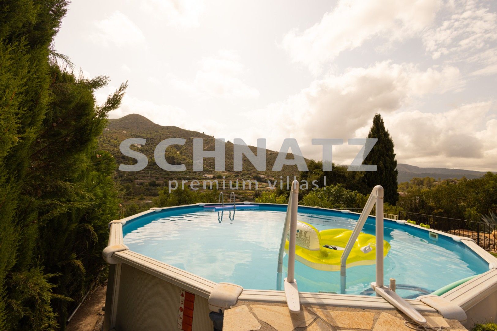 Chalet con vistas a la montaña en Alcalalí