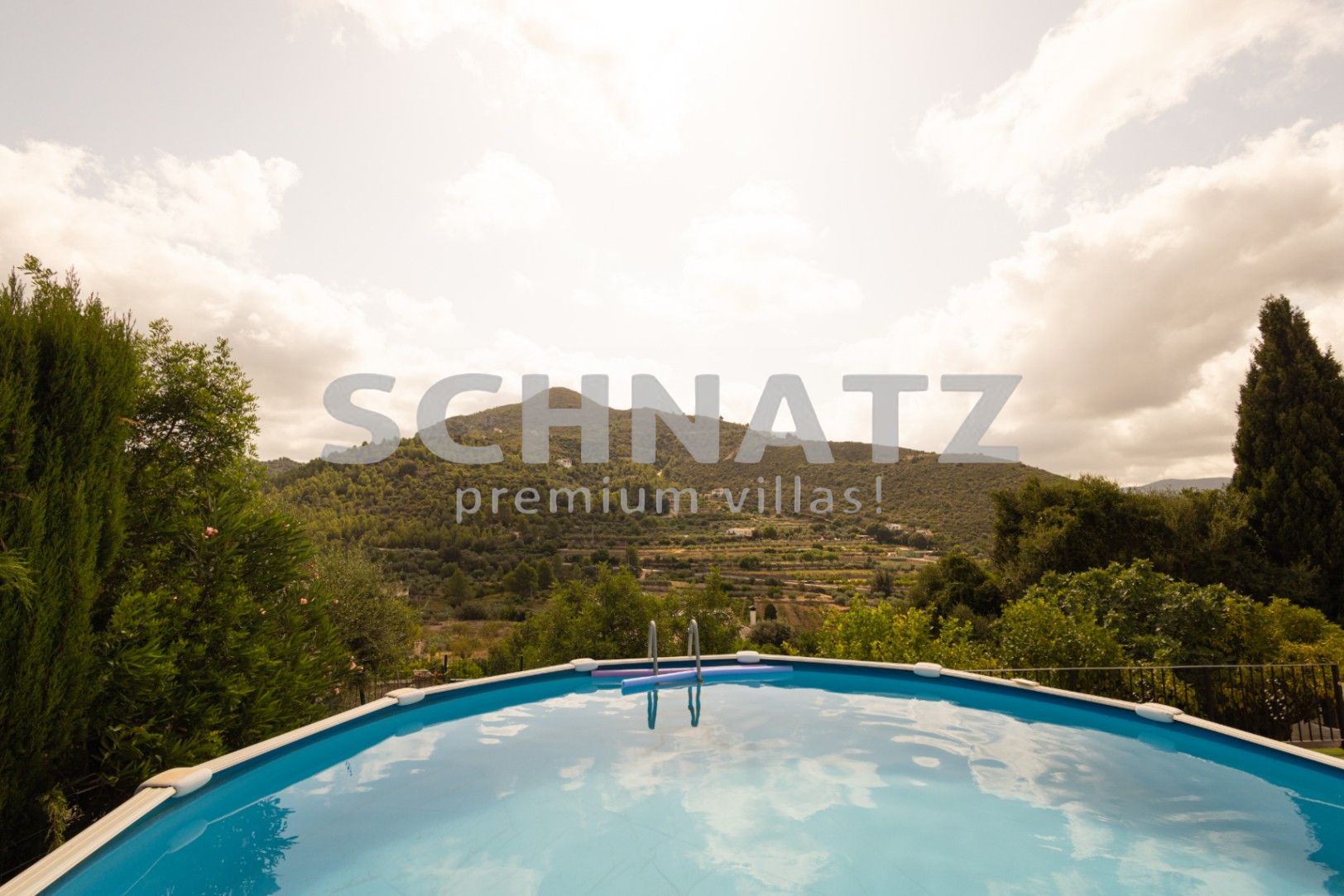 Chalet con vistas a la montaña en Alcalalí