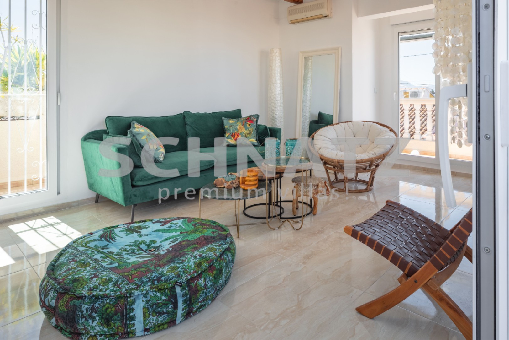 Villa totalmente renovada en Els Poblets – a solo 50 metros de la playa, con vistas al mar
