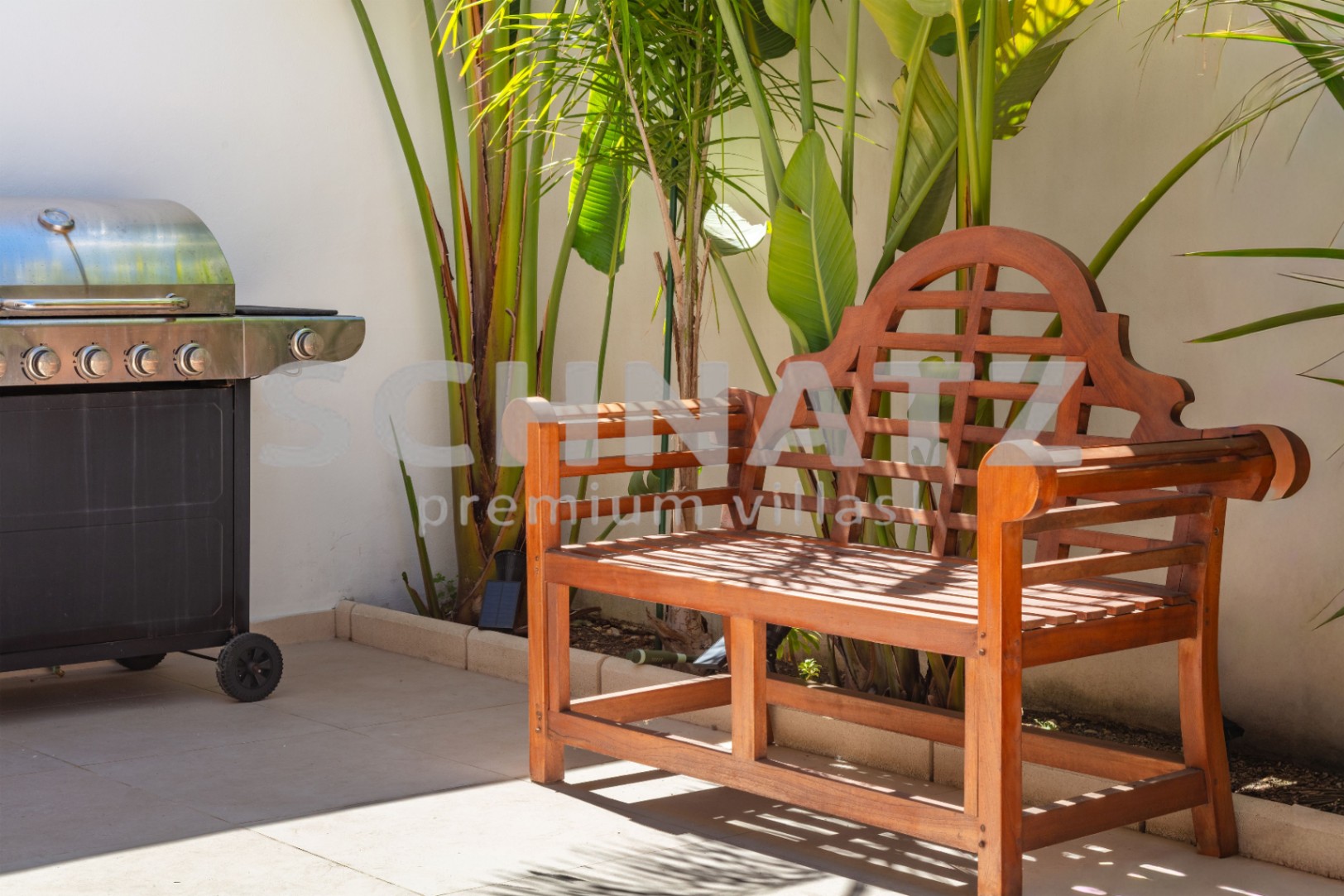 Villa totalmente renovada en Els Poblets – a solo 50 metros de la playa, con vistas al mar