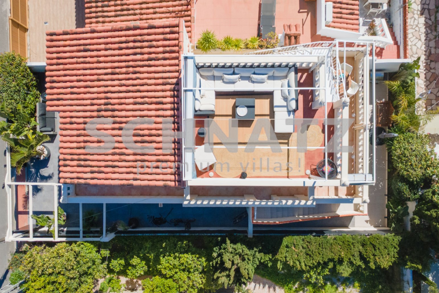 Villa totalmente renovada en Els Poblets – a solo 50 metros de la playa, con vistas al mar