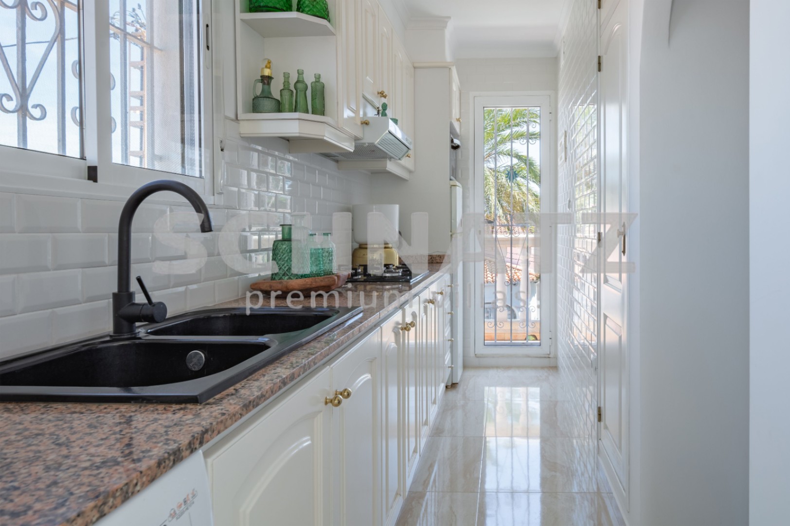 Villa totalmente renovada en Els Poblets con terraza en la azotea y cerca del mar