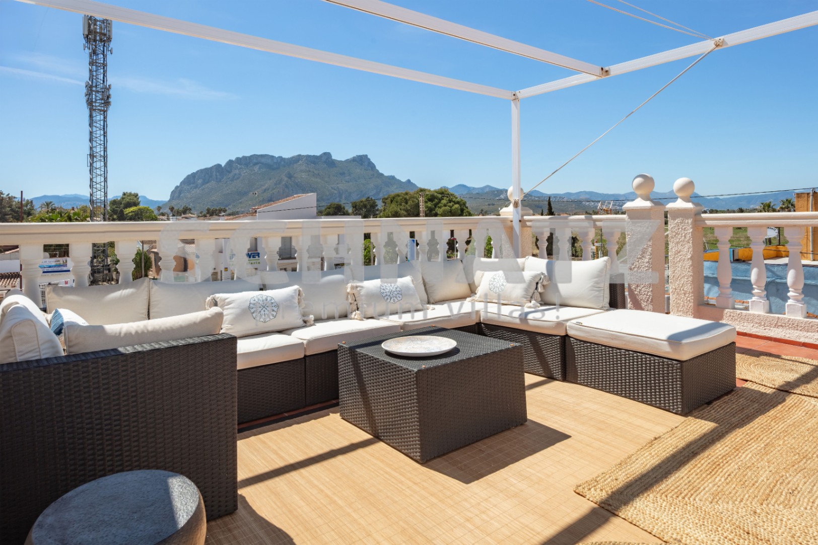 Villa totalmente renovada en Els Poblets con terraza en la azotea y cerca del mar