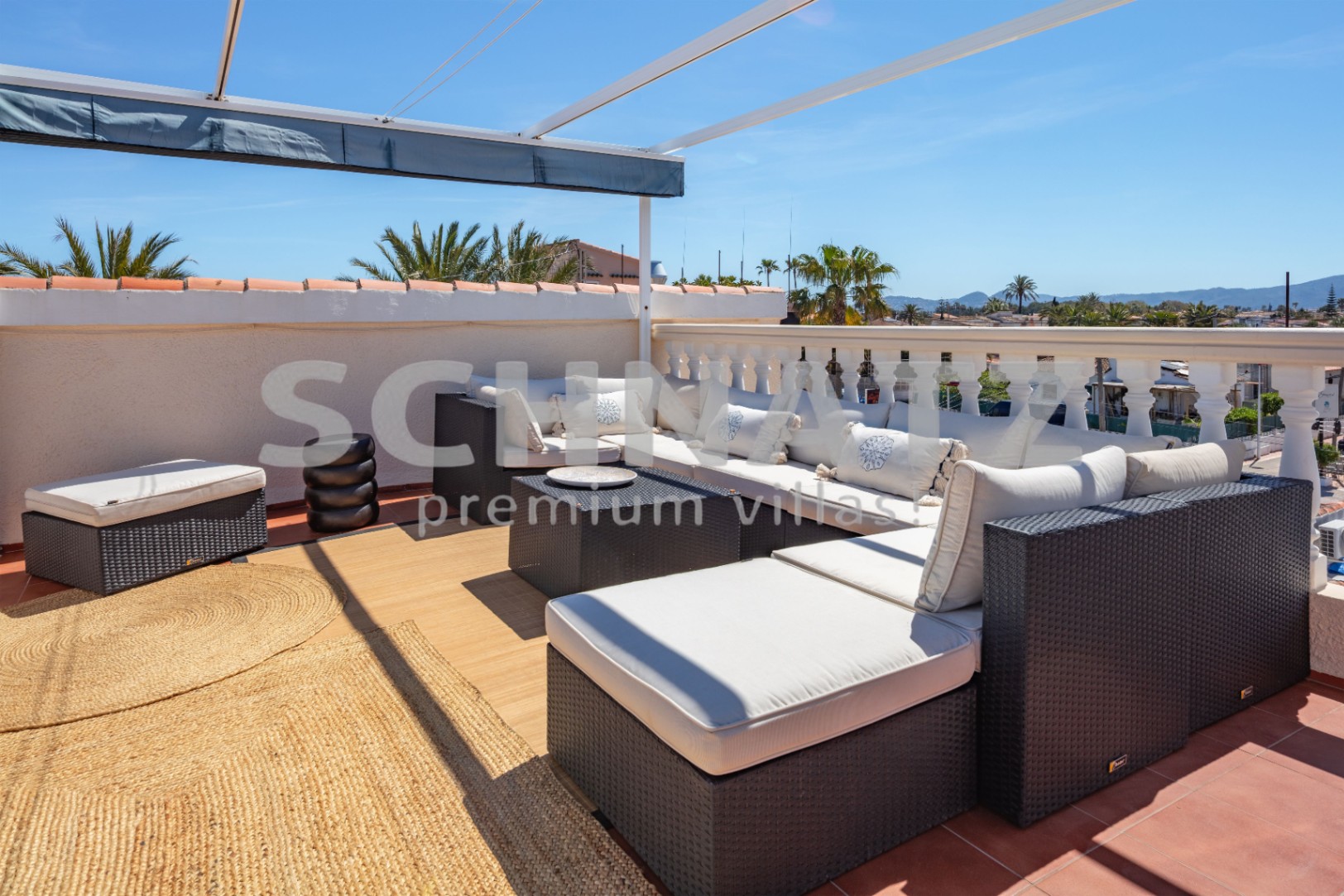 Villa totalmente renovada en Els Poblets con terraza en la azotea y cerca del mar