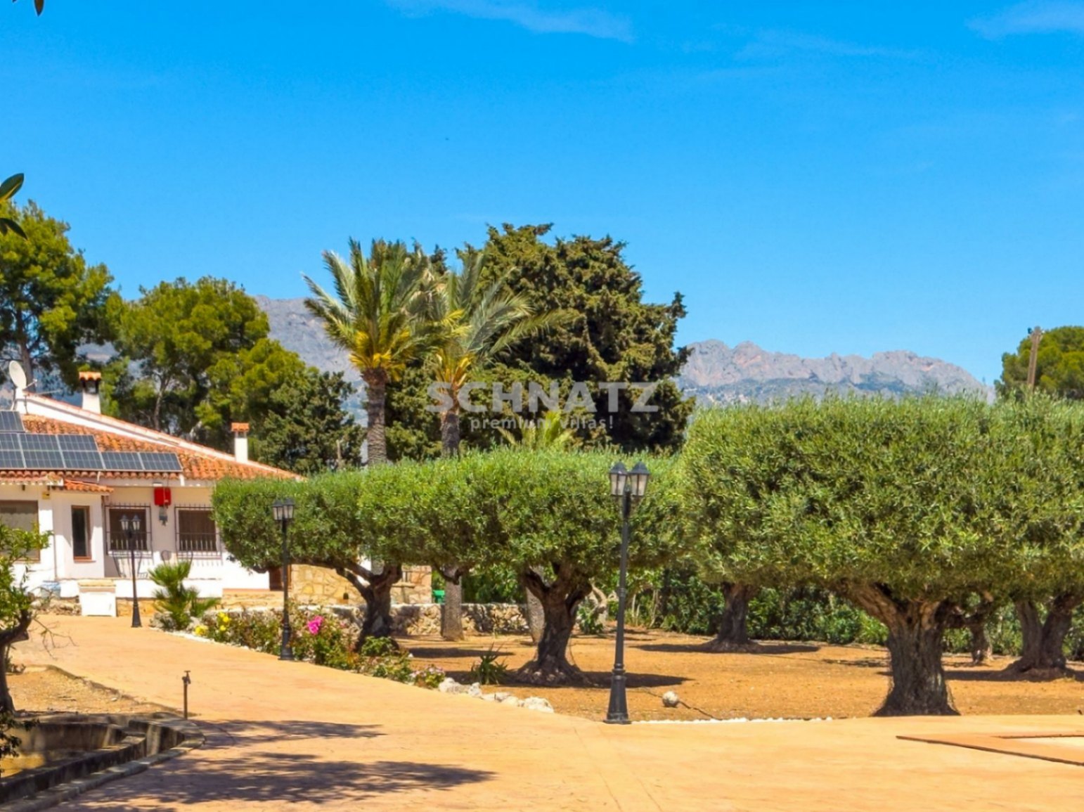 Un balcón a la naturaleza: Finca privada donde la montaña se une con el confort