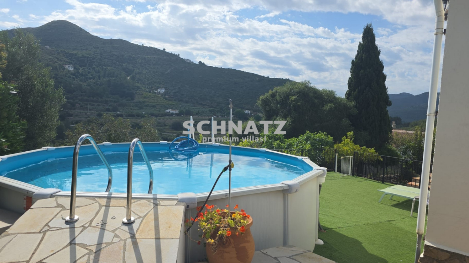 Chalet con vistas a la montaña en Alcalalí