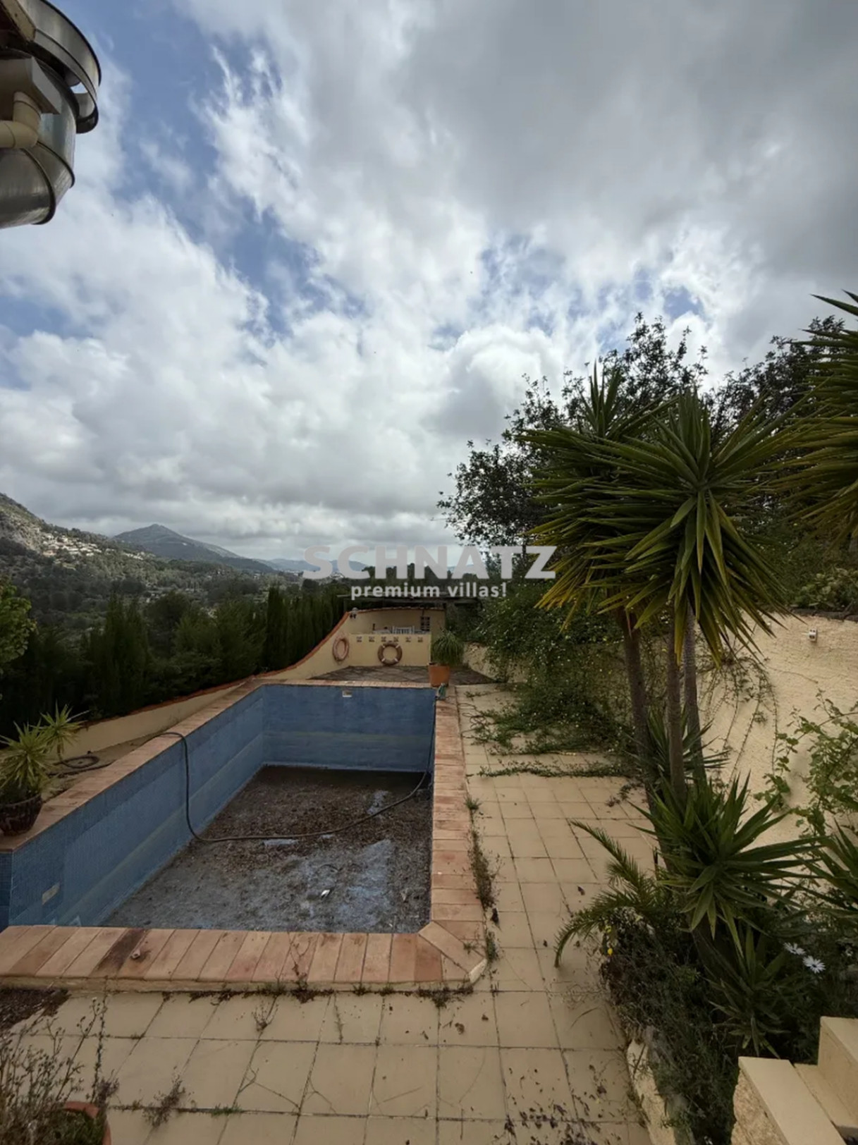 Exclusiva Finca Mediterránea en Parcent: Una Joya con Vistas Panorámicas y Gran Parcela Privada