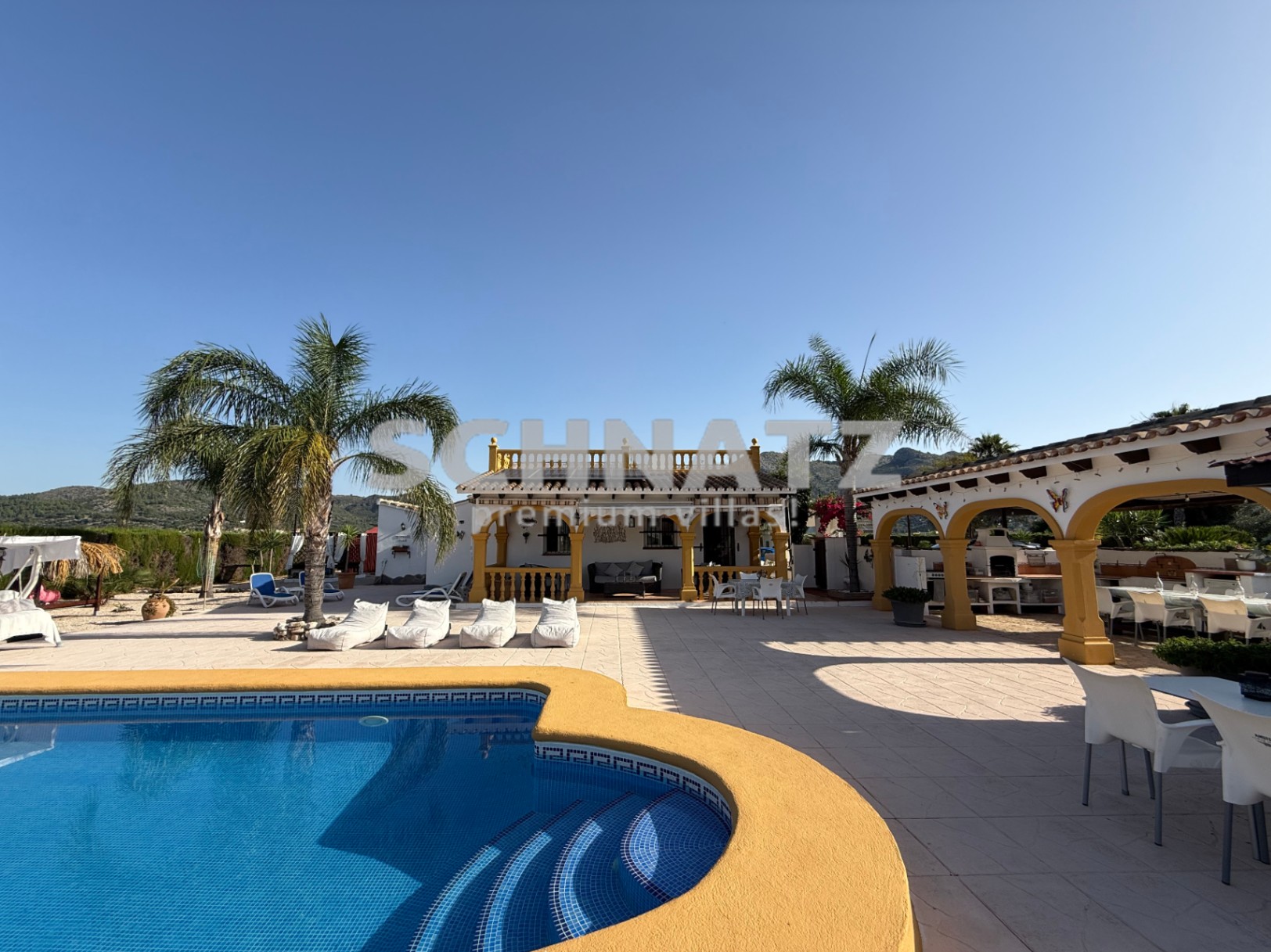 Espectacular finca con piscina en venta en Benimeli
