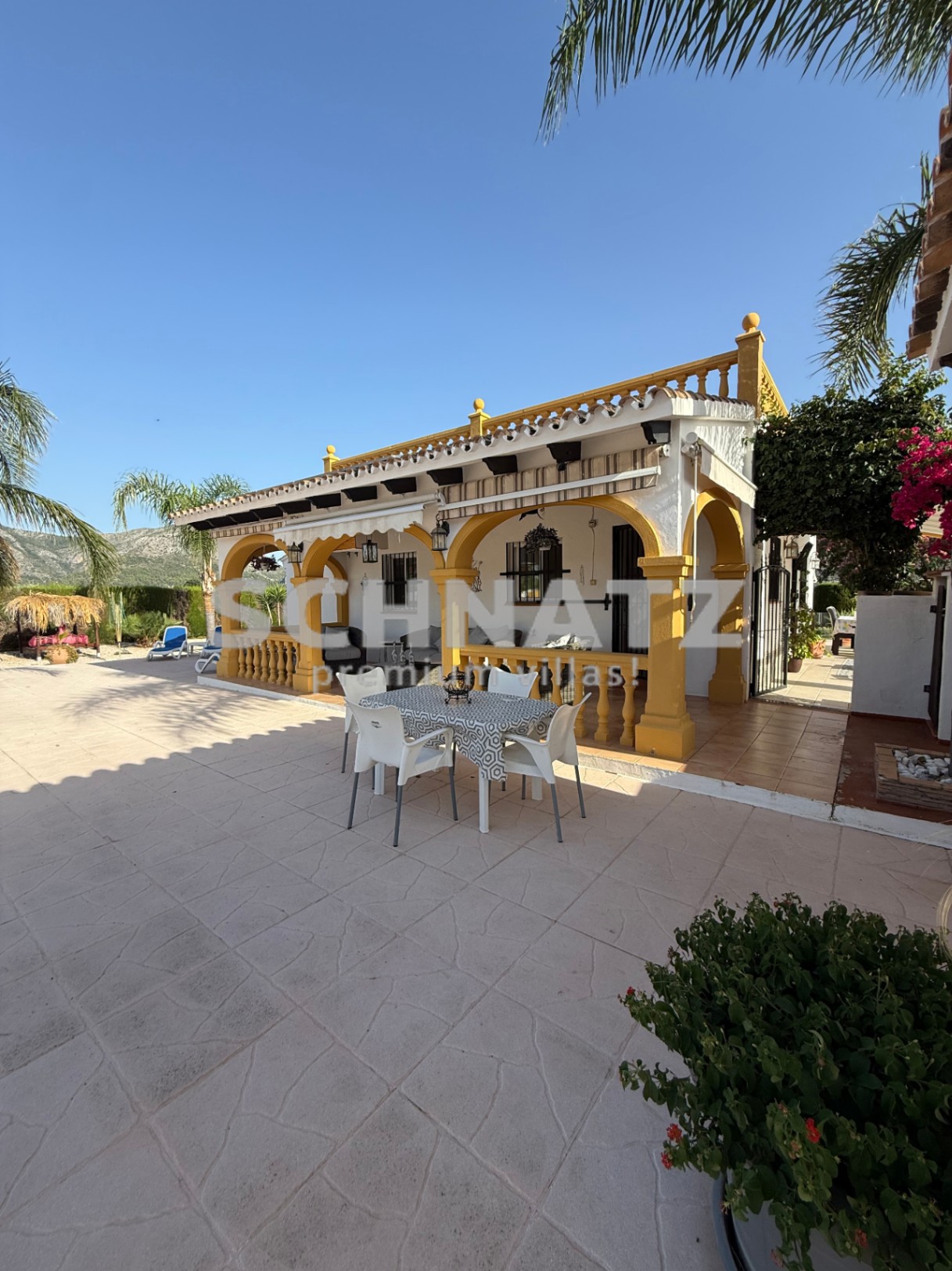 Espectacular finca con piscina en venta en Benimeli