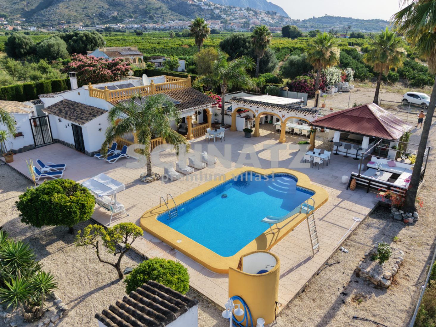 Espectacular finca con piscina en venta en Benimeli