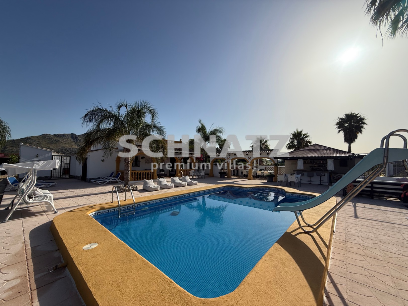 Espectacular finca con piscina en venta en Benimeli