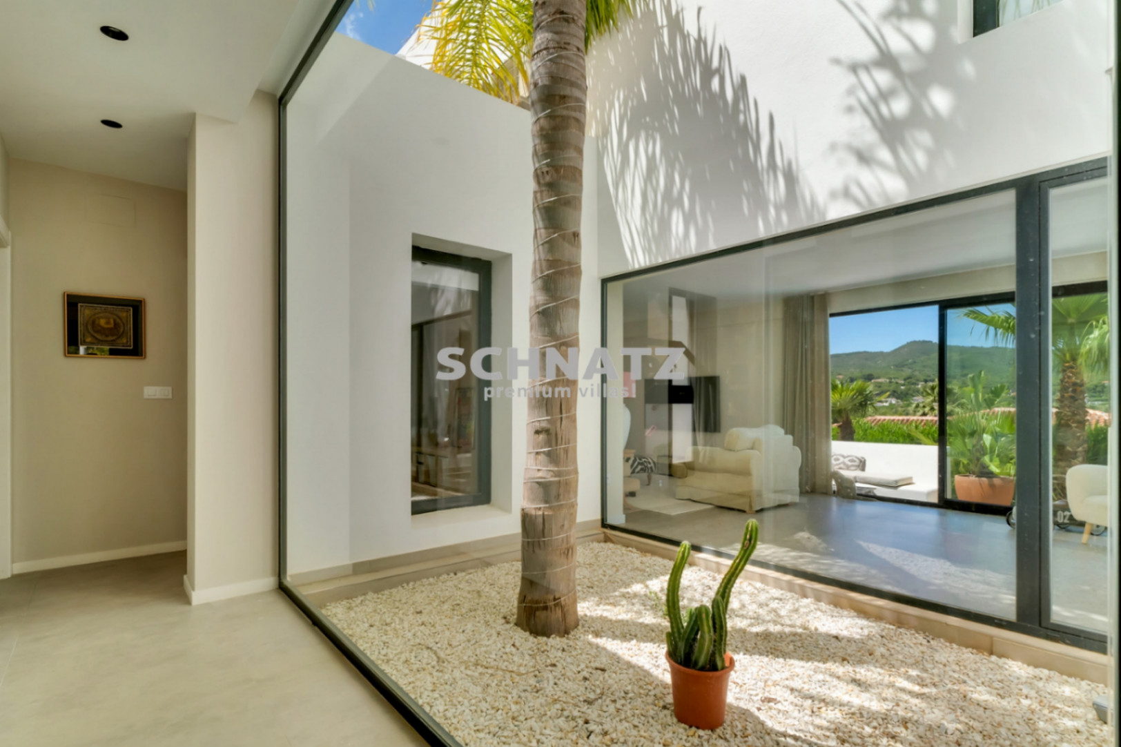 Top-Villa ubicada en una demandada urbanizacion con vistas impresionantes