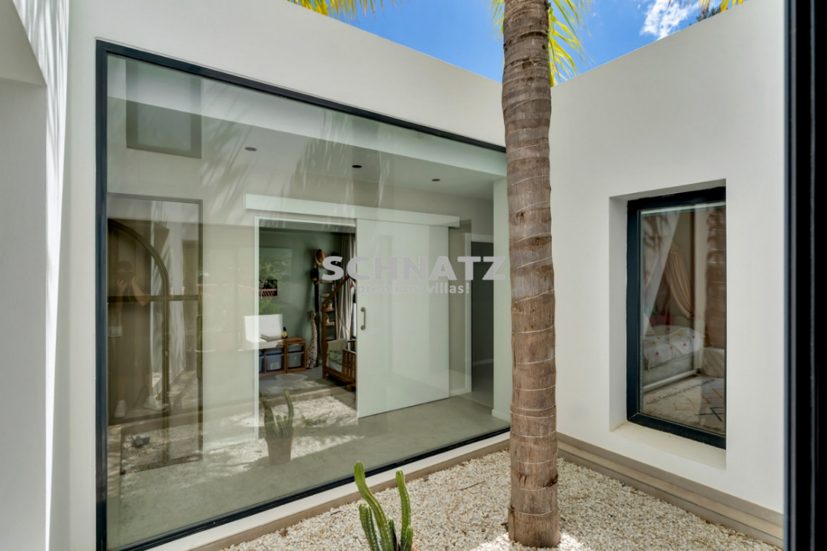 Top-Villa ubicada en una demandada urbanizacion con vistas impresionantes