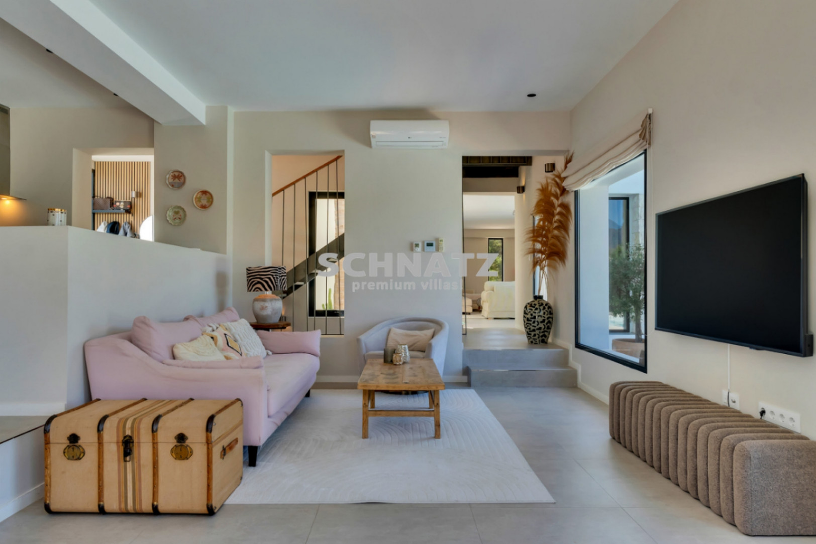 Top-Villa ubicada en una demandada urbanizacion con vistas impresionantes