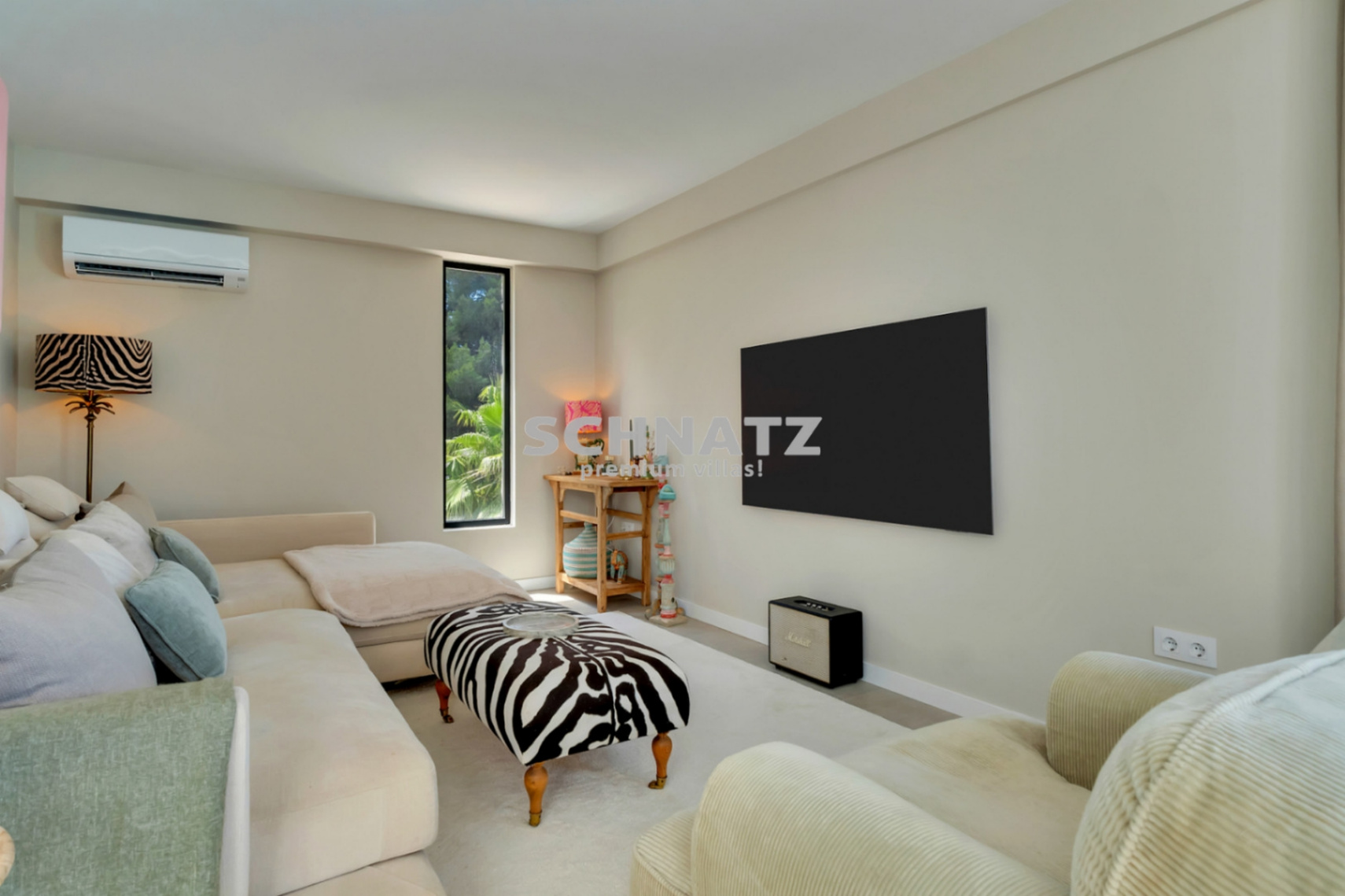 Top-Villa ubicada en una demandada urbanizacion con vistas impresionantes