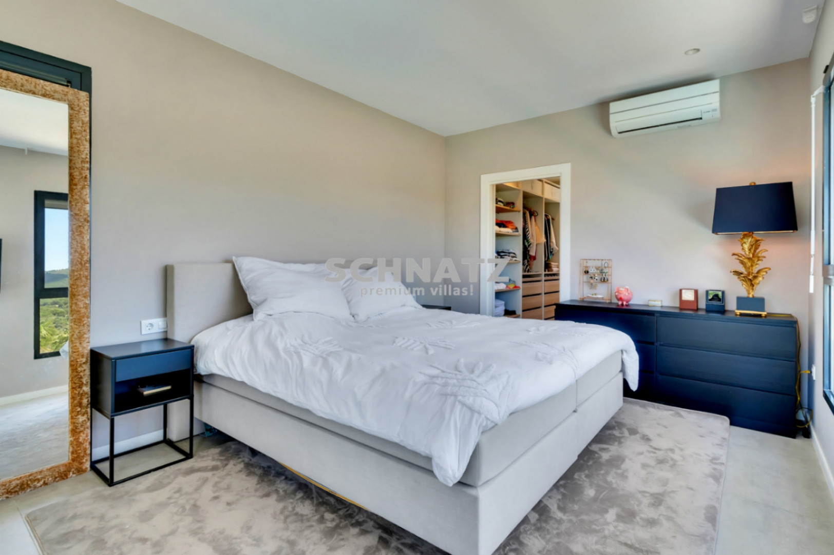 Top-Villa ubicada en una demandada urbanizacion con vistas impresionantes