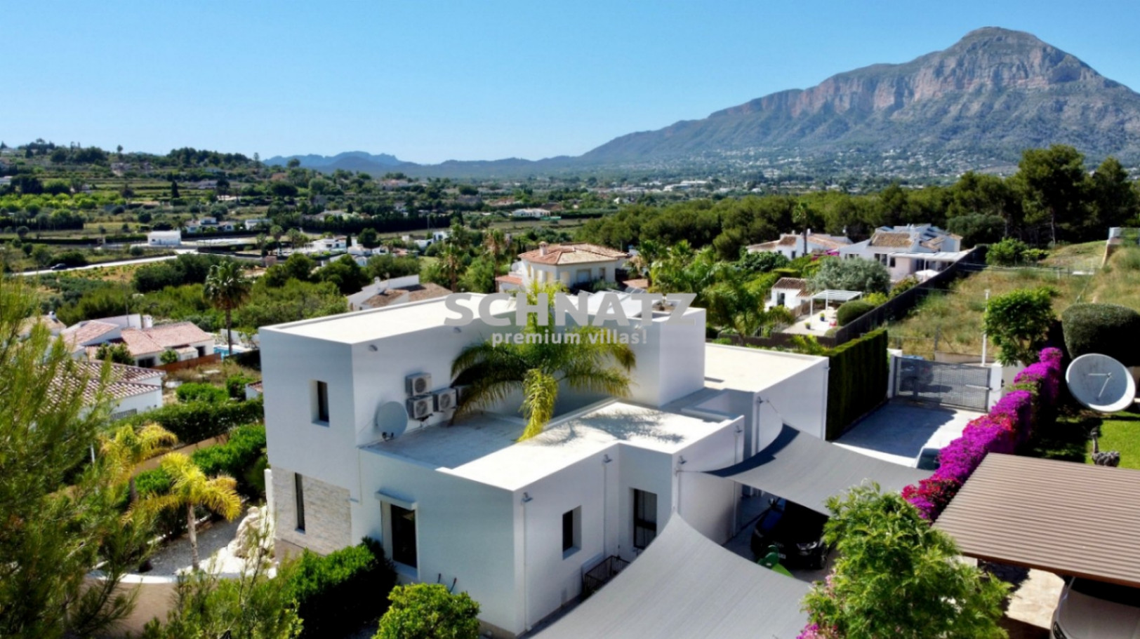 Top-Villa ubicada en una demandada urbanizacion con vistas impresionantes