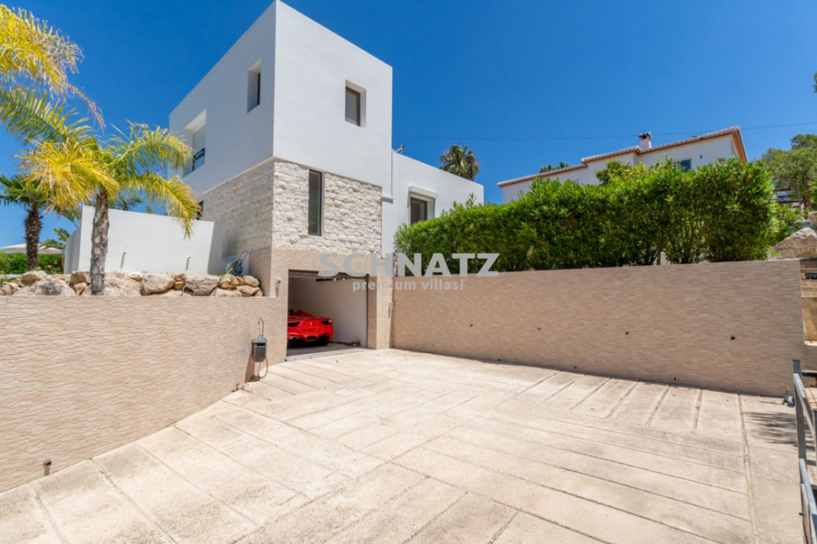 Top-Villa ubicada en una demandada urbanizacion con vistas impresionantes